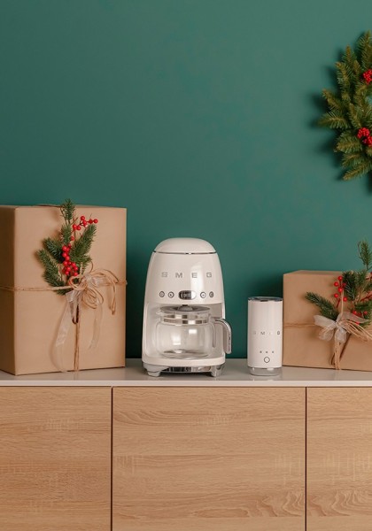 Cafetiera SMEG, crem - DCF02CREU
