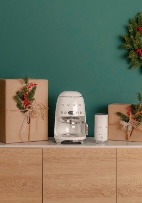 Cafetiera SMEG, crem - DCF02CREU